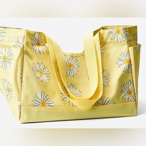 Picked Up & Go Tote - Buttered Daisy - NWT